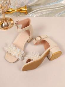 1 Pair Champagne Girls' Chunky Heel Sandals, Light Yellow Lace Mesh + Pearl Decor, Round Toe Peep Toe 2.5CM Horseshoe Heel Height-Increasing Flat Anti-Slip, Hook And Loop Design, Fashionable Vibrant Princess High Heel Sandals, Suitable For Daily Wear, Vacation, Holiday, Party, Campus, Spring/Summer New - Champagne - View 2