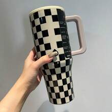HYDRO-JUG, 40OZ, Set Of Cup Patterns Including Plain White, Coffee, Black And White, Black Leopard Print, Duck-Hunting Camouflage.Made Of Stainless Steel, Vacuum Insulated Thermal Cup With Handle, Straw And Leak-Proof Lid. Three High-Quality Designs: Plain White Pattern Is Fresh And Sweet, Full Of Girliness; Coffee Pattern Is Retro And Premium, With Outstanding Texture; Black And White Pattern Is Classic And Versatile, With Personality. Vacuum Insulation Provides Long-Lasting Heat Preservation And Cold Retention, With A Sealed And Leak-Proof Design, And A Comfortable Handle For Holding. Suitable For Students Commuting To School, Office Workers Drinking Water For Long Periods, Fitness Enthusiasts Replenishing Water During Exercise, Outdoor Camping And Picnics, Daily TV-Watching At Home, Afternoon Tea With Friends, And Short Trips Carrying. Specifically Designed For Students, Office Workers, And Both Genders. Gift Options For Birthdays, Holidays, Anniversaries, Christmas, New Year. - Lưới đen trắng - Xem 2
