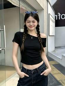 Sexy Asymmetrical Shoulder Short Sleeve Fitted T-Shirt For Women, Summer Cropped Unique Revealing Shoulder Top Casual Black - Black - View 2