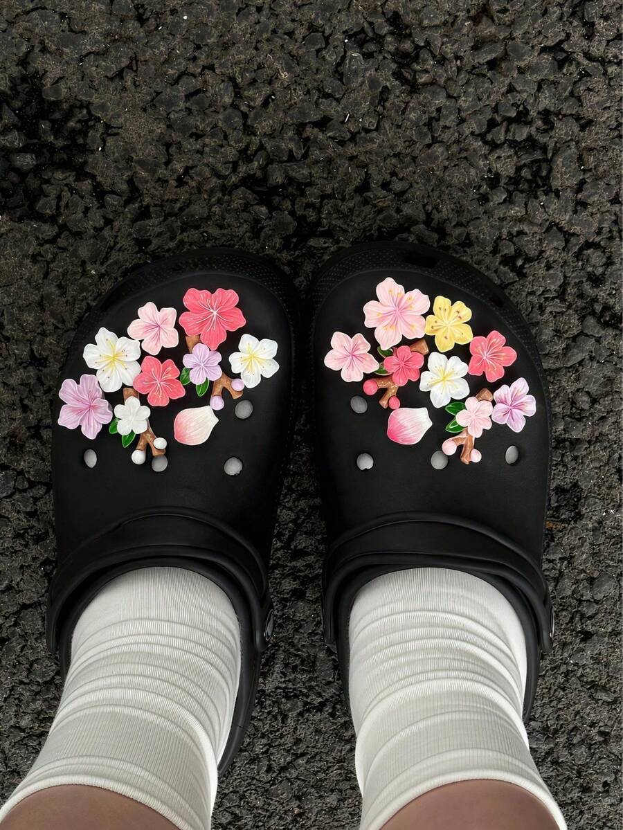 18pcs Cute Peach Blossom Crocodile Shoe Charms, DIY Accessories, Suitable For Garden Shoes, Clogs, Sandals, Slippers, Great Holiday Gift - Multicolor - View 1