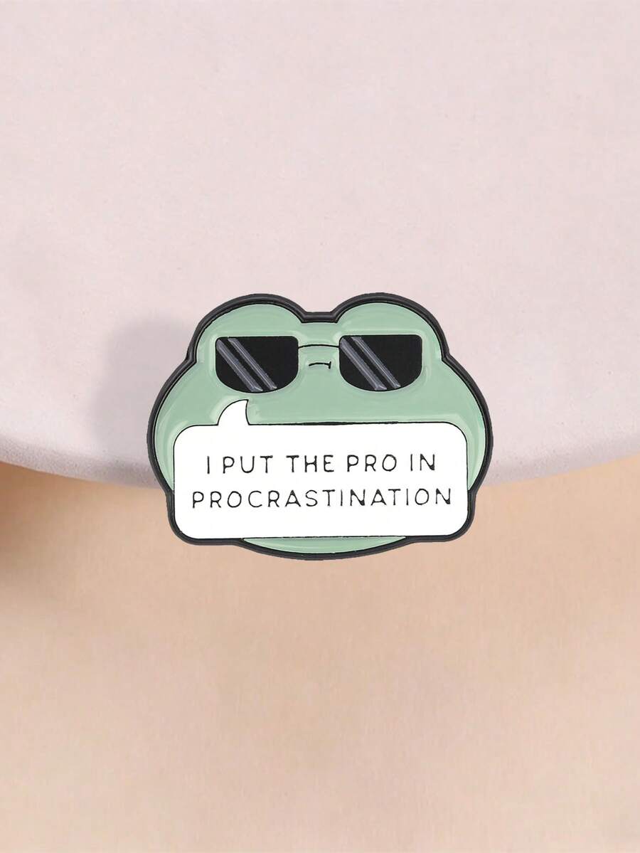 Insignia de esmalte con rana que dice "Pongo el Pro en la Procrastinación", accesorio humorístico único, regalo perfecto para amantes de la comedia, diseño duradero y elegante - verde menta - Ver 1