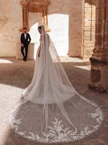 Elegant Sexy Off Shoulder Lace Appliqué A Line Wedding Dress,Registry Office Dresses Bridal Gown,Evening Party Dress Birthday Party Dress Country Wedding,Romantic Church Ceremony Wedding Dress,Suitable For Wedding,Dating,Party,Singles' Party,Vacation,Formal Occasions,Dinner Dress,Prom Dress,Homecoming Dess,Cocktail Party,Wedding Guest Dress,Graduation - 白色 - 查看 2