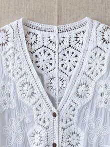 波希米亞風V領刺繡罩衫 - 夏季海灘度假寬鬆和服風罩衫，附花卉蕾絲細節 - 白色 - 查看 7