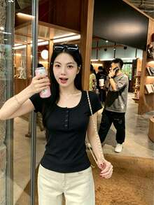 素色標準肩寬短袖女款休閒圓領修身彈性T恤上衣，夏季 - 黑色 - 查看 6