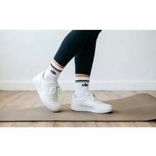 ALO Unisex Neutral White Mid-Calf Sports Socks - Breathable Moisture-Wicking Athletic Socks For Men Women, Cushioned Heel Arch Support For Yoga Running Training - Available In S M L (Sold Separately) - trắng - Xem 2