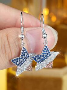 Một đôi bông tai nữ tinh tế và thanh lịch có mặt treo, thiết kế hình ngôi sao năm cánh đính đá Cubic Zirconia, hoàn hảo cho các dịp đặc biệt. Trang sức nữ - Bạc - Xem 2