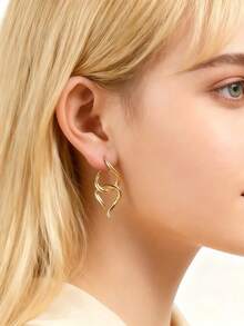 1 Pair Women's Elegant Double C Hoop Earrings, Suitable For Daily Wear - Gold - View 3