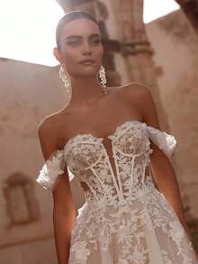 Elegant Sexy Off Shoulder Lace Appliqué A Line Wedding Dress,Registry Office Dresses Bridal Gown,Evening Party Dress Birthday Party Dress Country Wedding,Romantic Church Ceremony Wedding Dress,Suitable For Wedding,Dating,Party,Singles' Party,Vacation,Formal Occasions,Dinner Dress,Prom Dress,Homecoming Dess,Cocktail Party,Wedding Guest Dress,Graduation - 白色 - 查看 4