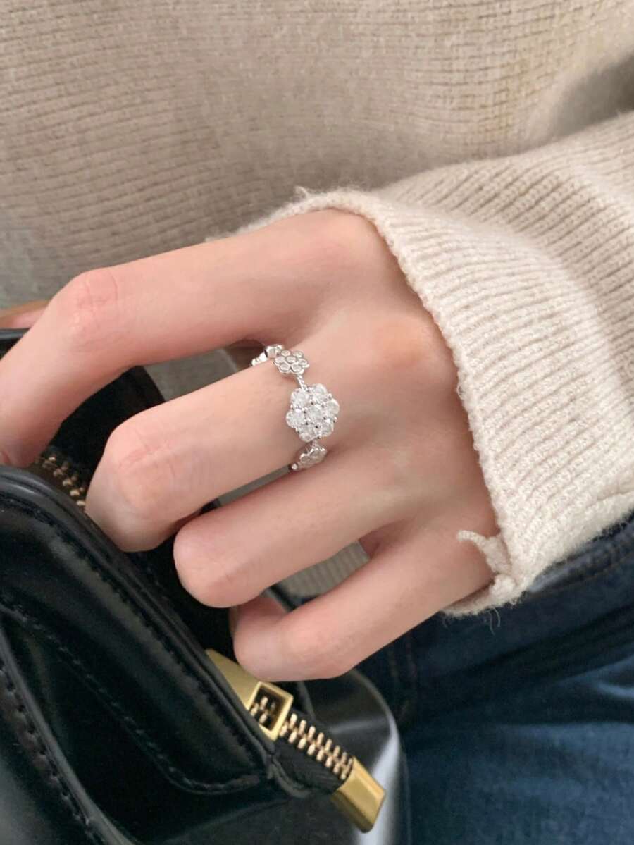 1枚银色优雅精致奢华花卉雪花图案可调节开口戒指,适合女性生日、日常、约会、派对等场合佩戴。 - 銀色 - 查看 1