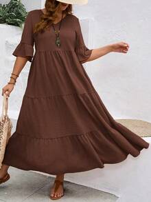 Vestido largo de color amarillo para mujeres de talla con cuello en V profundo, mangas con ribete de volantes y dobladillo con varios niveles para el verano - Azul y blanco - Ver 10