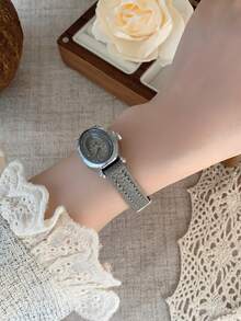 1pc Women's Oval Roman Numeral Casual Elegant Quartz Wrist Watch, Suitable For Daily Wear - Grey - View 5