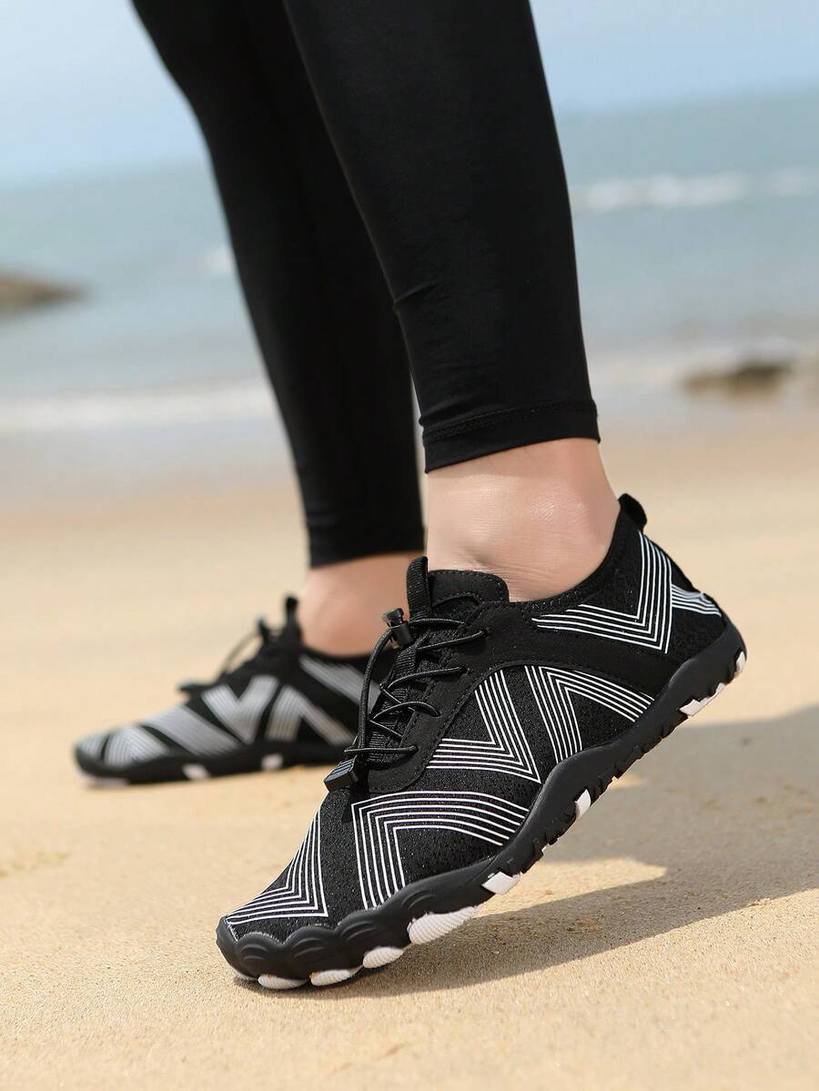 Nouvelles chaussures amphibies pour hommes, chaussures de sport de fitness, chaussures de plage, de natation et de randonnée extérieur - Noir - Voir 1
