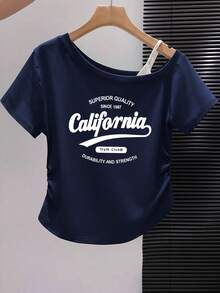 白色不對稱單肩方領 California 字母印花短袖女款夏季修身顯身材性感風上衣 美式復古休閒 - 藏青色 - 查看 2
