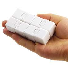 1 Stück Unendlicher Fidget Cube, gefertigt aus robustem Hartkunststoff. Dieses wiederverwendbare Stressabbau-Spielzeug ist in Sternen-Mehrfarben- und Unifarb-Stilen erhältlich. Kompakt und tragbar für einfache Aufbewahrung, ist es ein Flip-Cube, der Emotionen beruhigt und die Konzentration verbessert. - Verschiedenfarbig - Übersicht 10