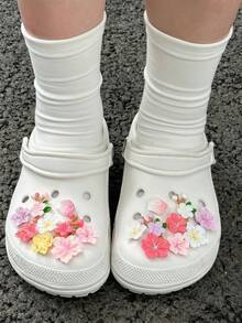 18pcs Cute Peach Blossom Crocodile Shoe Charms, DIY Accessories, Suitable For Garden Shoes, Clogs, Sandals, Slippers, Great Holiday Gift - Multicolor - View 2