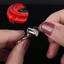 Bộ băng dính hai mặt dùng cho nghệ thuật làm móng này có độ bám dính cao ở cả dạng dải và dạng chấm. Thích hợp cho bàn tập làm móng, không để lại cặn và có thể tháo ra để hỗ trợ đầu móng. Lý tưởng cho cả salon và sử dụng tại nhà. - Nhiều màu - Xem 10