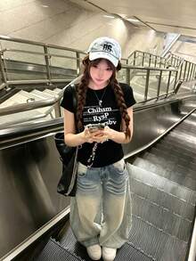 女款美式街頭風修身版型標準肩短袖T恤，簡約字母印花設計，夏季顯瘦百搭黑色上衣休閒款 - 黑色 - 查看 6