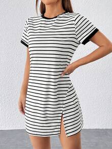 Vestido camiseta con estampado de rayas y flores y dobladillo de bloque de color - Blanco - Ver 1
