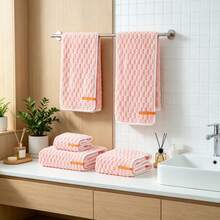 1条35cm*75cm手巾 / 1条70cm*140cm浴巾 / 2件套（35cm*75cm手巾 + 70cm*140cm浴巾）珊瑚绒材质，如云般柔软，吸水性强，不易掉毛，高端SPA、海滩、浴室、健身房、情人节礼物、宿舍、学生、四季皆宜的毛巾套装 - 彩色 - 查看 3