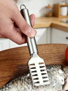 1/2pcs Heavy Duty Stainless Steel Fish Scale Scraper, Ergonomic Efficient Multi-Function Kitchen Tool, Quickly And Easily Clean Fish. Perfect For Removing Fish Scales And Residue, Rust-Proof, Easy To Clean, Durable Fish Descaler, Kitchen Essential - View 10