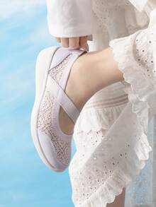 Skechers 女款運動休閒鞋 MODERN COMFORT 系列 時尚長輩鞋 避震透氣回彈 舒適輕量軟底 低筒日常通勤鞋 158763-LAV - 燻衣草色 - 查看 2