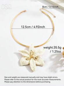 OOQ 1pc Summer Vacation Exaggerated Straw Flower Pendant Gold Metal Choker Necklace, Sexy Elegant Personalized Design High-End Necklace, Suitable For Daily Matching, Beach Vacation, Party Wear (Handmade Raffia Straw Weaving, Random Shape) - White - View 2