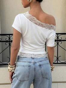 Camiseta con parches de encaje y mangas cortas, nueva blusa de mujer con hombros descubiertos y cuello oblicuo - Blanco - Ver 8