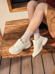 Skechers D'LITES系列休闲鞋，轻便减震女鞋，日常运动健行鞋，熊猫鞋，通勤运动鞋 150243-OFWT - 乳白色 - 查看 2