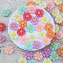 100入 1cm 多色迷你平底雛菊樹脂花 手作創意DIY婚禮貼花 釘飾美甲裝飾手工藝品 無背膠 - 彩色 - 查看 4