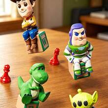 Miniso Disney Pixar Puppe Story 30. Jubiläums Retro Edition Blind Box Figur, klassische IP neu gestaltet mit interessantem Flugschach-Design, nur Blind Box Figur, Flugschachbrett nicht enthalten (zufällige 1 Stück) - Verschiedenfarbig - Übersicht 2