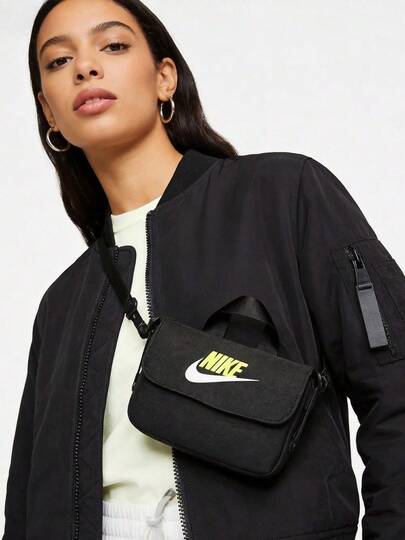  Nike 休閒純色肩背包，運動百搭斜背包，中性基本款，黑色 FQ5815-010