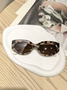 1pc Women's Vintage Geometric Fashion Glasses, Tortoiseshell Lightweight Polycarbonate Frame With Tea-Colored Lenses, Lightweight And Comfortable Fit, Suitable For Vacation And Travel, Comes With Glasses Case - Multicolor - View 4