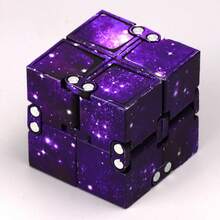 1 Stück Unendlicher Fidget Cube, gefertigt aus robustem Hartkunststoff. Dieses wiederverwendbare Stressabbau-Spielzeug ist in Sternen-Mehrfarben- und Unifarb-Stilen erhältlich. Kompakt und tragbar für einfache Aufbewahrung, ist es ein Flip-Cube, der Emotionen beruhigt und die Konzentration verbessert. - Verschiedenfarbig - Übersicht 12