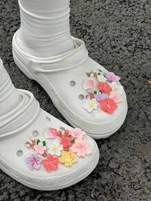 18pcs Cute Peach Blossom Crocodile Shoe Charms, DIY Accessories, Suitable For Garden Shoes, Clogs, Sandals, Slippers, Great Holiday Gift - Multicolor - View 4
