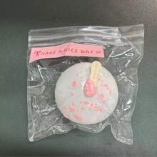 1个可爱冰淇淋球（TPR材质），外观超级萌，趣味十足，彻底缓解压力，手持挤压玩具，生日礼物，节日礼物，赠品，礼品 - 彩色 - 查看 8
