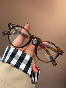 1pc Tortoiseshell Round Frame Rivet Children's Fashion Non-Prescription Glasses, Suitable For Teenagers, Daily Life, Reading, Watching TV, Playing Games And Phones, Transparent Lenses Eye Protection Fashion Glasses, Daily Outfit Decoration. - Clear - View 2
