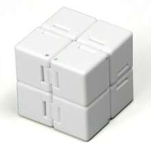 1 Stück Unendlicher Fidget Cube, gefertigt aus robustem Hartkunststoff. Dieses wiederverwendbare Stressabbau-Spielzeug ist in Sternen-Mehrfarben- und Unifarb-Stilen erhältlich. Kompakt und tragbar für einfache Aufbewahrung, ist es ein Flip-Cube, der Emotionen beruhigt und die Konzentration verbessert. - Verschiedenfarbig - Übersicht 3