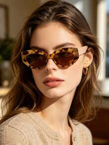 1pc Women's Vintage Geometric Fashion Glasses, Tortoiseshell Lightweight Polycarbonate Frame With Tea-Colored Lenses, Lightweight And Comfortable Fit, Suitable For Vacation And Travel, Comes With Glasses Case - Multicolor - View 10