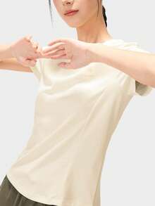 CAMEL CROWN Women's Outdoor Sports T-Shirt, Short Sleeve Top, Comfortable Breathable Quick-Dry, Suitable For Spring & Summer - Light Moon Yellow - View 6