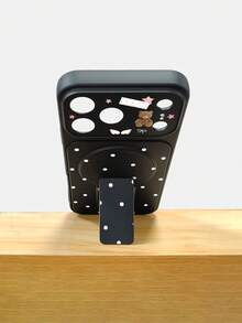 1件波點熊印花磁吸手機殼，可愛卡通設計一體式支架黑色霧面防摔TPU保護殼，附高凸相機保護，免持觀看影片與視訊通話，柔軟可愛風格 - 黑色 - 查看 4