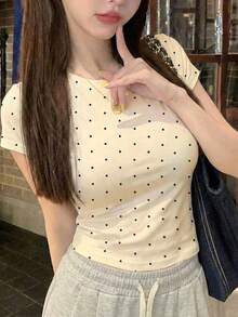 杏色撞色波点性感可爱休闲修身圆领短袖露脐上衣，适合夏季街头、约会、通勤等场合 - 杏色 - 查看 5