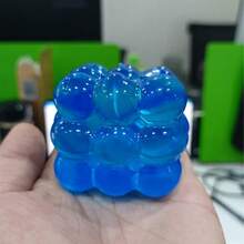 1 pieza Nuevo juguete cubo de estrés de malta exprimible, juguete antiestrés de malta ultra delgado exprimible, 1 pieza juguete cubo de agua de rebote lento suave, textura de uva, rebote lento, duradero, adecuado para estudiantes/adolescentes/adultos, regalo ideal de sorpresa festiva para aliviar el estrés, regalo de vacaciones/cumpleaños, regalo de Halloween, regalo de Navidad, regalo de Nochebuena - Multicolor - Ver 9