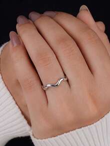 1件 925純銀純色波浪戒指，多尺寸可選，適合酷女孩與女性，約會禮物或精緻珠寶的理想選擇 - 銀色 - 查看 2