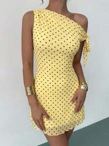 Vestido mini de vacaciones nuevo de verano para mujer, con estilo retro clásico, lunares asimétricos y hombros descubiertos, sexy y elegante. Vestido de lunares de malla - Amarillo - Ver 6