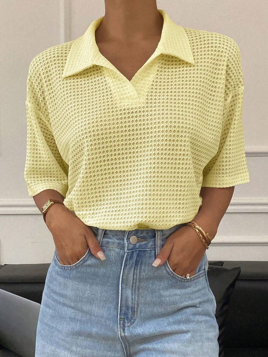 Camiseta de mujer de manga corta, cuello polo, holgada y con textura, de unicolor básico de verano - Amarillo - Ver 1