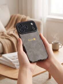 Capa de telemóvel personalizada compatível com iPhone 17 16 15 14 13 12 11 Pro Max 17 Air 14 15 16 Plus, iniciais e nome personalizados, letras douradas gravadas 3D DIY, capa traseira com tecnologia de estampagem a quente, luxo coreano, couro fosco, capa à prova de choques, capa de couro, presentes de festival para casais, amigos, família, você mesmo e crianças - Cinza escuro - Ver 3