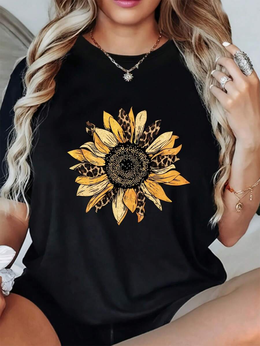 Women's Printed T-Shirt, Loose Fit, Plus Size, Round Neck, Casual, Short Sleeve, For Summer - Hitam - View 1