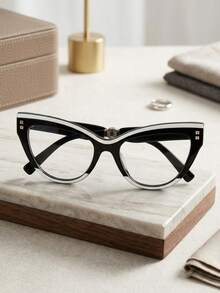 Women Spare Lenses - Black and White - View 4