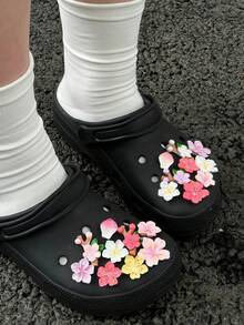 18pcs Cute Peach Blossom Crocodile Shoe Charms, DIY Accessories, Suitable For Garden Shoes, Clogs, Sandals, Slippers, Great Holiday Gift - Multicolor - View 5