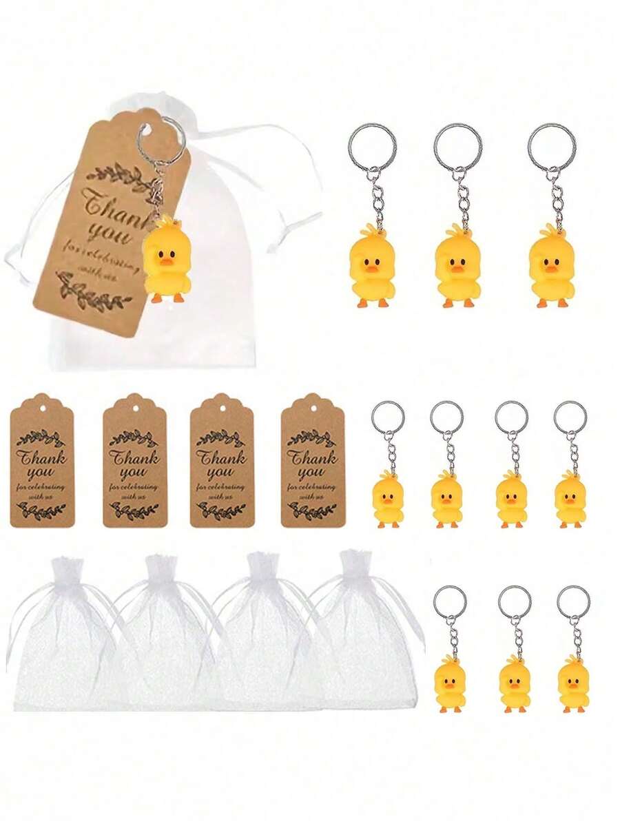 Bộ quà tặng móc khóa hình vịt vàng hoạt hình 30 món - Bao gồm 10 móc khóa, 10 túi vải organza và 10 thiệp. Bộ quà tặng đáng yêu này gồm những móc khóa hình vịt vàng hoạt hình đi kèm với những tấm thiệp cùng màu, là lựa chọn lý tưởng để trang trí ba lô hoặc làm quà tặng trong các bữa tiệc. - Một kích cỡ phù hợp cho tất cả - Xem 1